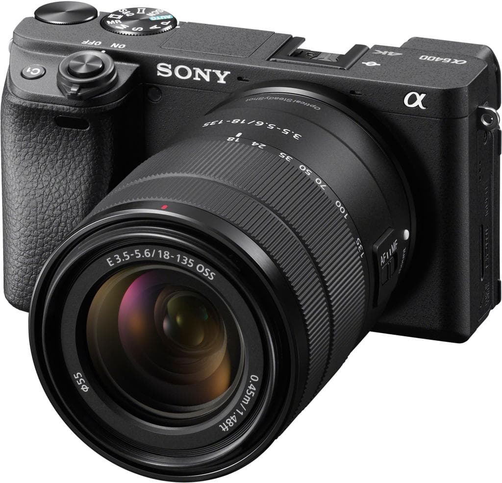 Sony α6400 with 18-135mm Lens
